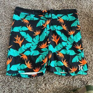Hurley Tropical Print Swim Trunks – Size 34